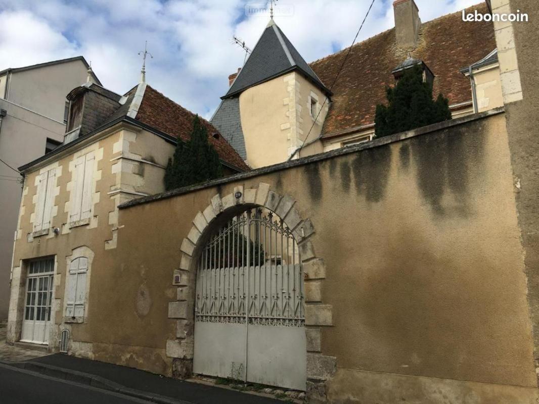 Le Logis De Saint Cyr Aparthotel Issoudun Ngoại thất bức ảnh