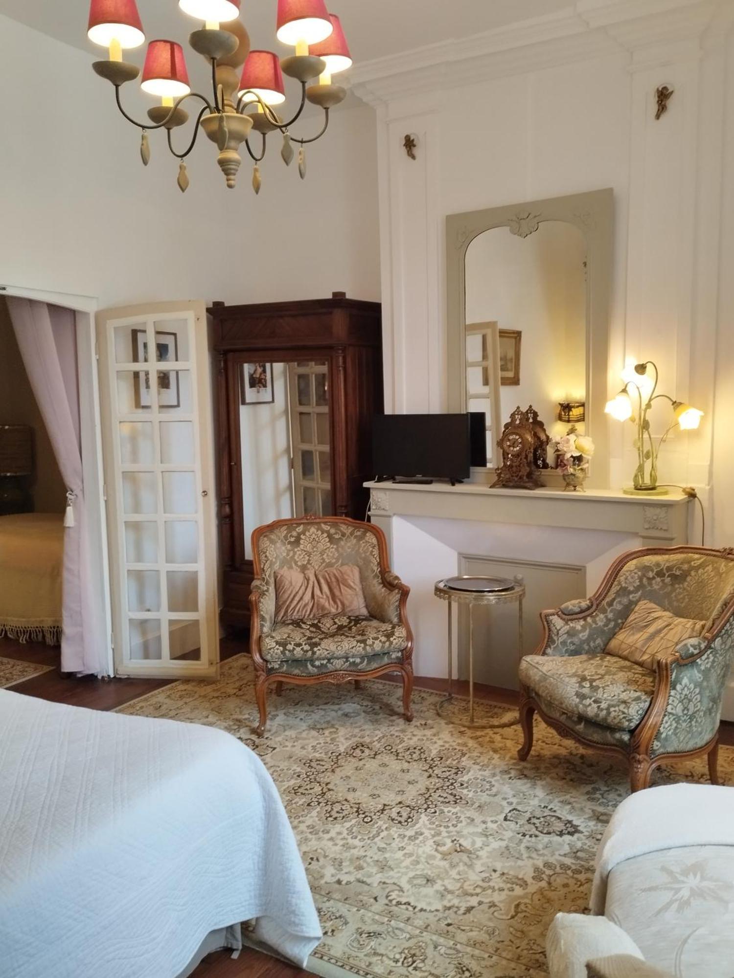 Le Logis De Saint Cyr Aparthotel Issoudun Ngoại thất bức ảnh